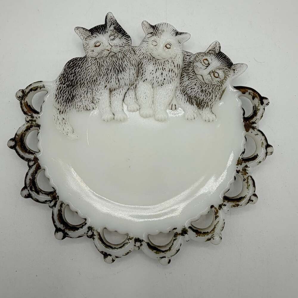 Vintage White Milk Glass Three Kittens Plate 7" Dark gold toned Aged Paint
